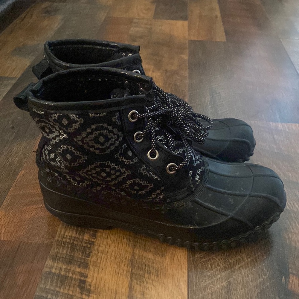 Justice sparkle winter boots size 3